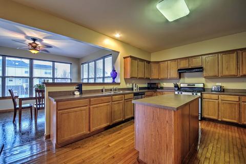 340 Sutton Ct, Sugar Grove, IL 60554 photo 10