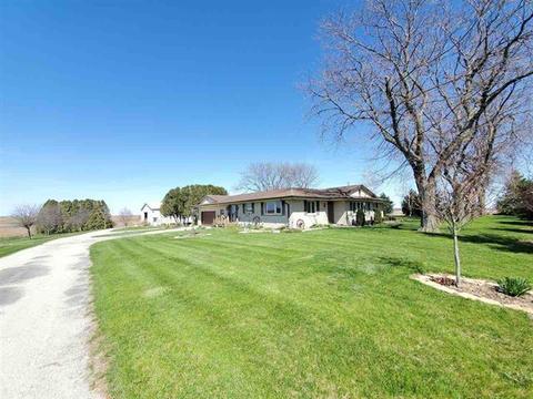5018 S Freeport Rd, Polo, IL 61064 photo 2