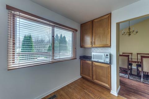 1401 Knoll Dr, Naperville, IL 60565 photo 9