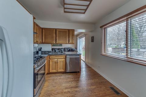 1401 Knoll Dr, Naperville, IL 60565 photo 8