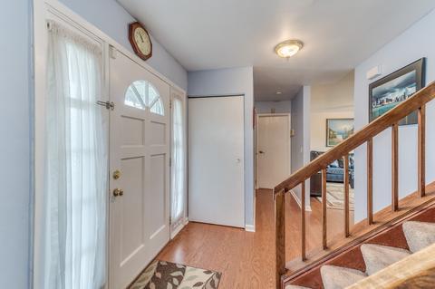 1401 Knoll Dr, Naperville, IL 60565 photo 3