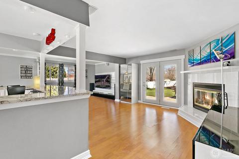 555 Aberdeen St, Hoffman Estates, IL 60169 photo 9