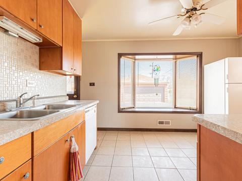 125 N Warrington Rd, Des Plaines, IL 60016 photo 6