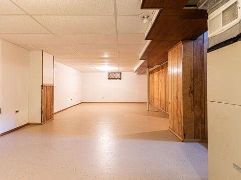 125 N Warrington Rd, Des Plaines, IL 60016 photo 18
