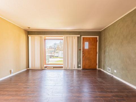125 N Warrington Rd, Des Plaines, IL 60016 photo 4