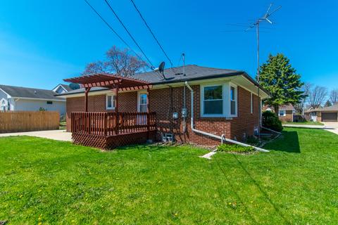 1714 Nicholson St, Crest Hill, IL 60403 photo 4