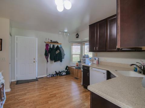 5948 Delaware Ave, Gurnee, IL 60031 photo 10