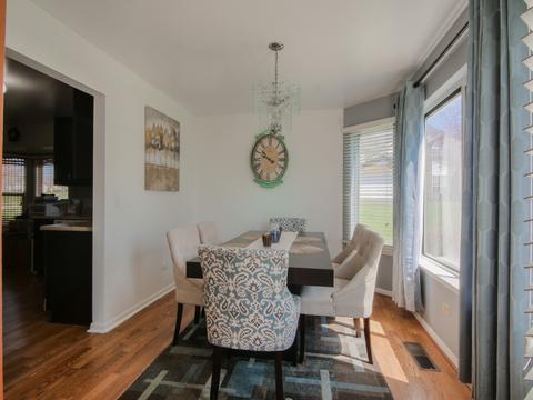 5948 Delaware Ave, Gurnee, IL 60031 photo 9