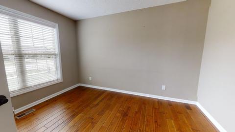 610 E Tomaras Ave, Savoy, IL 61874 photo 4