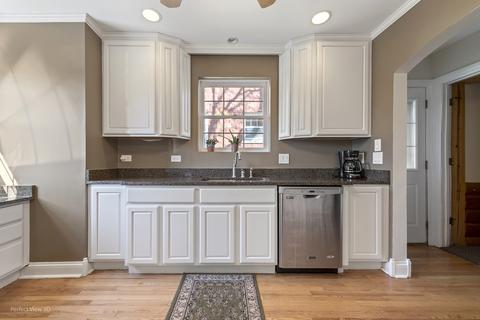27 E Maple St, Lombard, IL 60148 photo 3