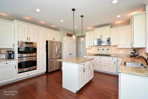 356 Shadow Hill Dr, Elgin, IL 60124 photo 4
