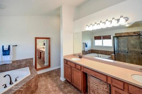356 Shadow Hill Dr, Elgin, IL 60124 photo 15