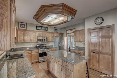 2543 Sutton Ln, Aurora, IL 60502 photo 7
