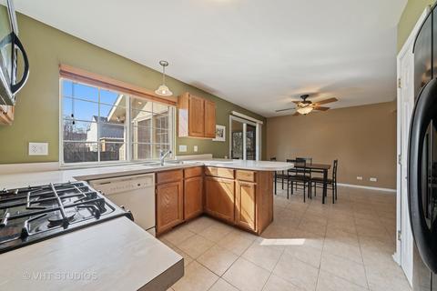 404 Monarch Birch Ln, Bartlett, IL 60103 photo 5