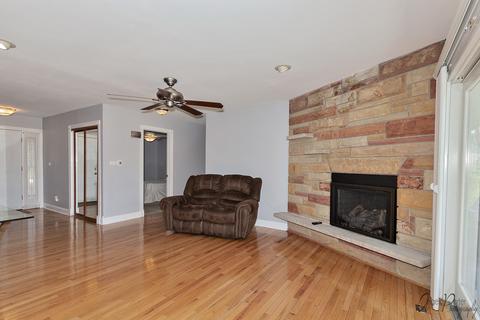 3404 Cove Ct, Johnsburg, IL 60051 photo 4