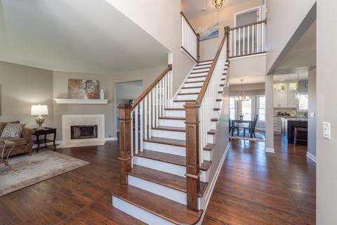 695 N Hundley St, Hoffman Estates, IL 60169 photo 2