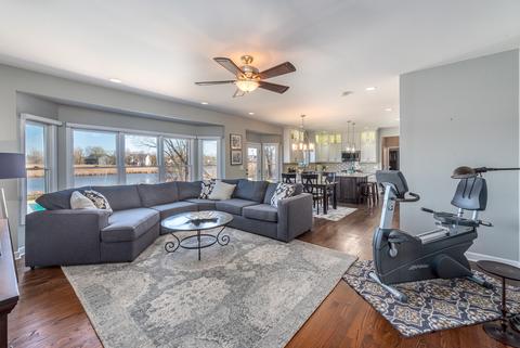 695 N Hundley St, Hoffman Estates, IL 60169 photo 17