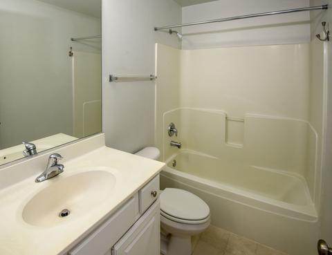 104 Neutrenton Ave, Elgin, IL 60120 photo 12