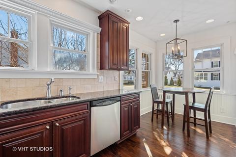 204 E Madison Ave, Wheaton, IL 60187 photo 11