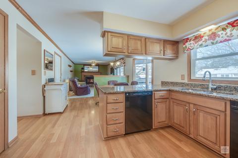 1061 Grenada Dr, Aurora, IL 60506 photo 4