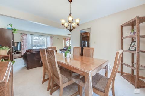 1061 Grenada Dr, Aurora, IL 60506 photo 14