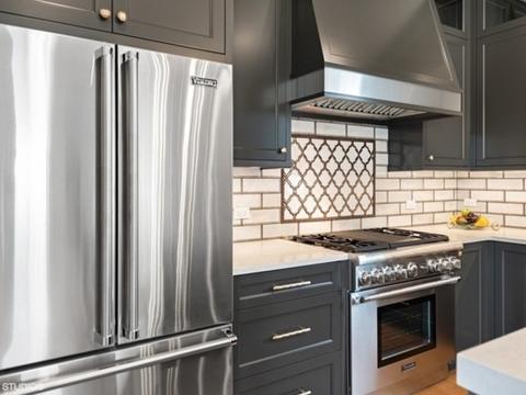 7618 W Myrtle Ave, Chicago, IL 60631 photo 8