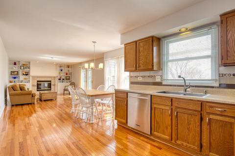 1609 Hartley Dr, Algonquin, IL 60102 photo 5