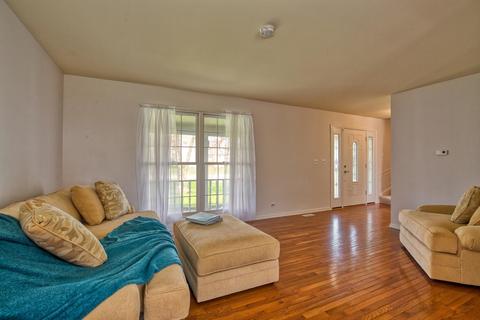 1609 Hartley Dr, Algonquin, IL 60102 photo 2