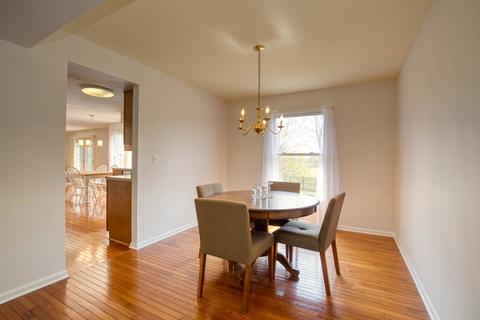 1609 Hartley Dr, Algonquin, IL 60102 photo 4