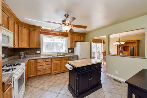 1905 Cheshire Ln, Wheaton, IL 60189 photo 9