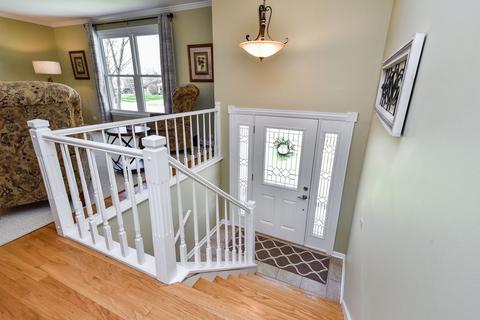 1905 Cheshire Ln, Wheaton, IL 60189 photo 3