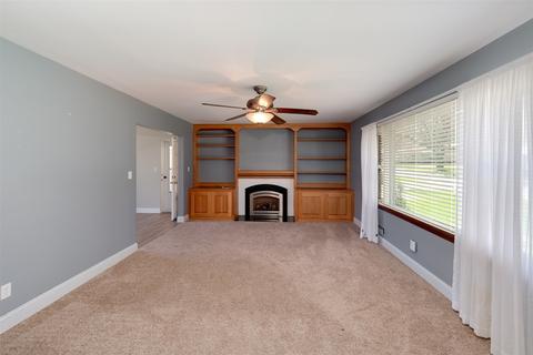 17 Walker Dr, Bloomington, IL 61701 photo 5