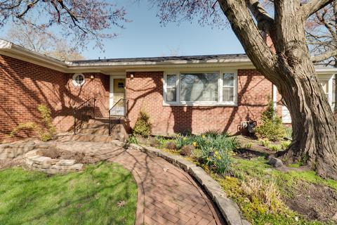 17 Walker Dr, Bloomington, IL 61701 photo 3