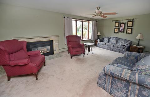 1029 Sanger St, Ottawa, IL 61350 photo 2