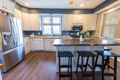 210 S Randall Rd, Aurora, IL 60506 photo 12