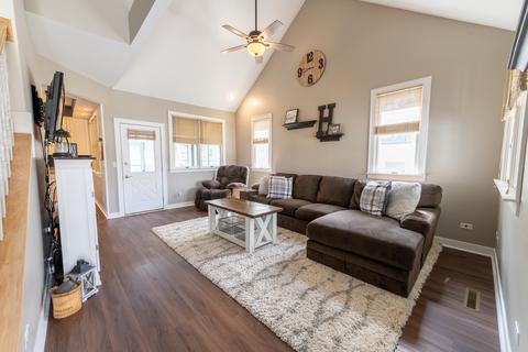 210 S Randall Rd, Aurora, IL 60506 photo 7