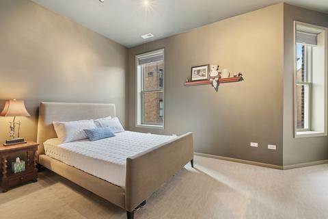 844 W Grace St #2, Chicago, IL 60613 photo 26