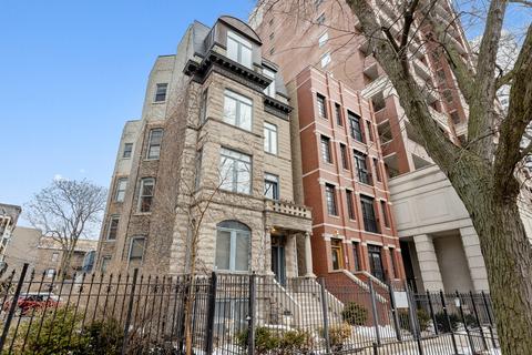844 W Grace St #2, Chicago, IL 60613 photo 1