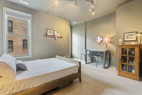 844 W Grace St #2, Chicago, IL 60613 photo 24