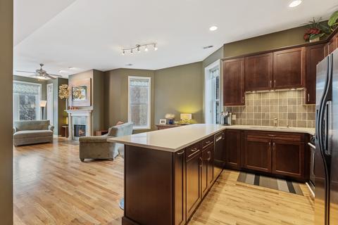 844 W Grace St #2, Chicago, IL 60613 photo 10
