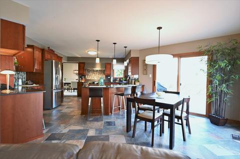 1520 Creekside Dr, Hoffman Estates, IL 60169 photo 11