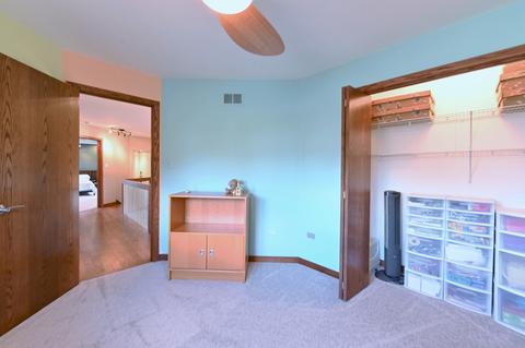 1520 Creekside Dr, Hoffman Estates, IL 60169 photo 24