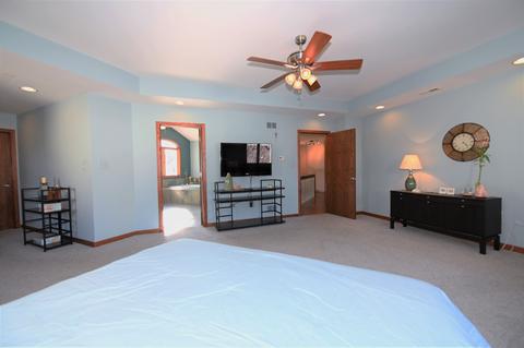 1520 Creekside Dr, Hoffman Estates, IL 60169 photo 16