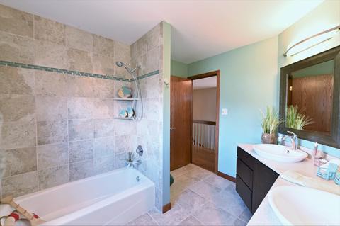 1520 Creekside Dr, Hoffman Estates, IL 60169 photo 28