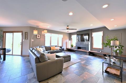 1520 Creekside Dr, Hoffman Estates, IL 60169 photo 10
