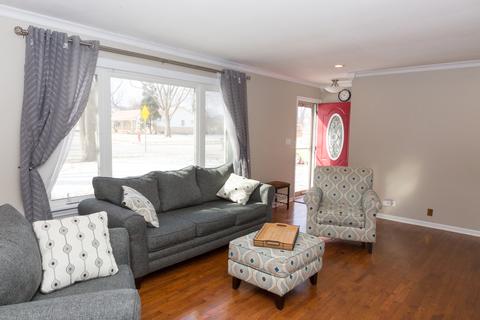 42 E Berkley Ln, Hoffman Estates, IL 60169 photo 4