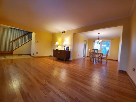 1690 Ivy Ct E, Wheaton, IL 60189 photo 5