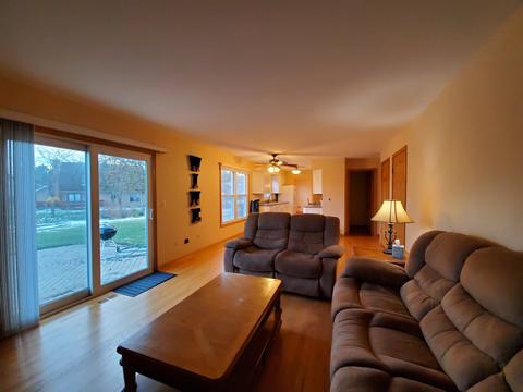 1690 Ivy Ct E, Wheaton, IL 60189 photo 6