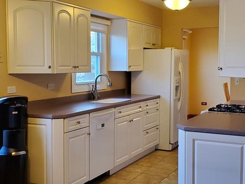 1690 Ivy Ct E, Wheaton, IL 60189 photo 8