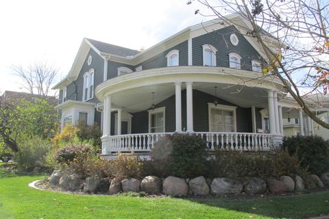 126 E Peru St, Princeton, IL 61356 photo 2